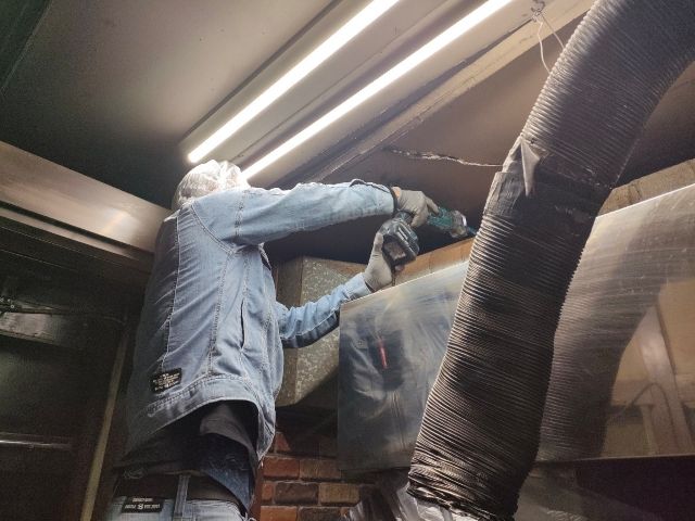 ダクトを切断して内部を確認 ダクトを切断して内部を確認