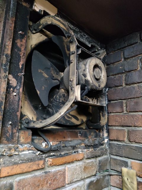 古い型番不明の有圧扇。更新機器はサイズから判断 古い型番不明の有圧扇。更新機器はサイズから判断