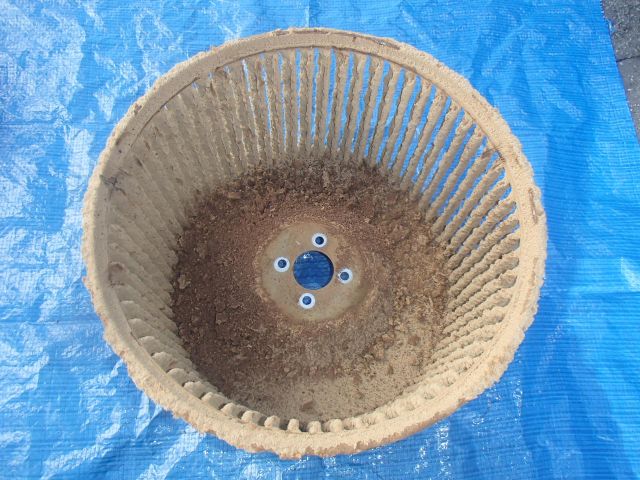 排気ファン羽車 清掃前 排気ファン羽車 清掃前